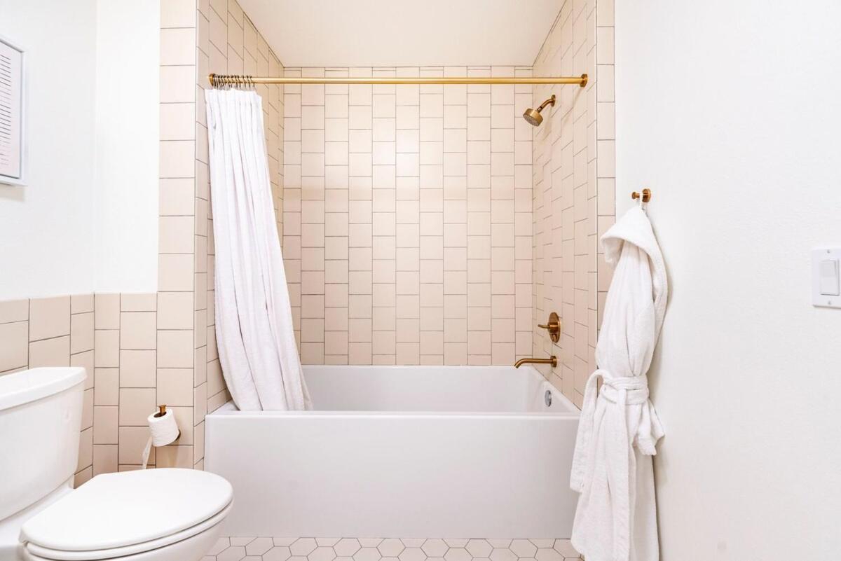 2Br Hollywood Luxurious Condo Los Angeles Bagian luar foto